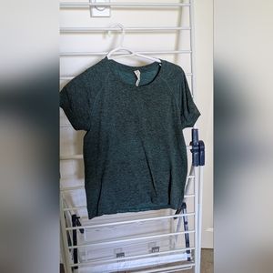 Lululemon tshirt